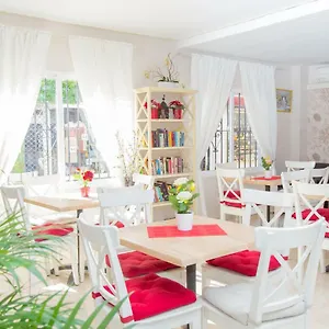 https://hostal-marbella.1costadelsol.com
